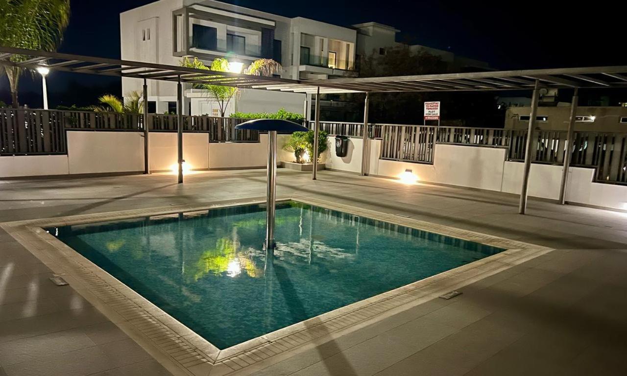 Cosmos Residence Paralimni Buitenkant foto